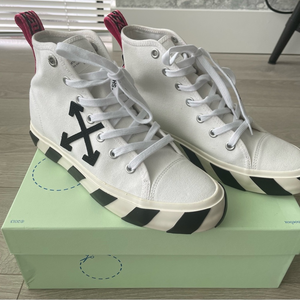 Off-White Mid-Top Vulcanized